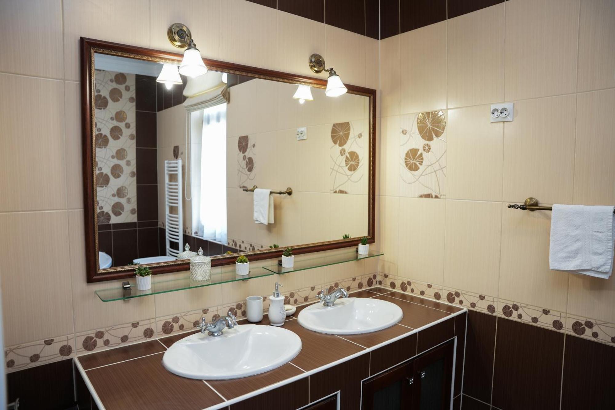 Varkert Deluxe Apartmanhaz Miskolc Exterior photo